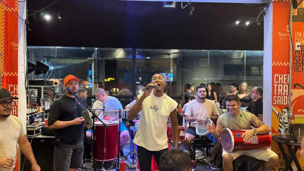 Esquenta para show de Alcione anima público com samba e pagode em Teresina