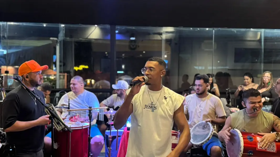 Esquenta para show de Alcione anima público com samba e pagode em Teresina