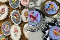 Exposição 'Mãos de The' destaca talento de artesãs na Central de Artesanato