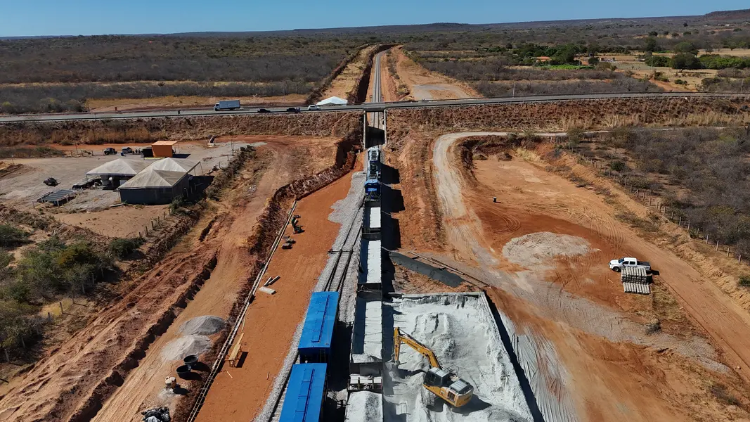 Ferrovia Transnordestina supera 80% de execução e acelera operação no Piauí