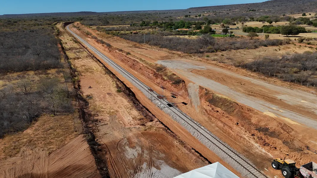 Ferrovia Transnordestina supera 80% de execução e acelera operação no Piauí