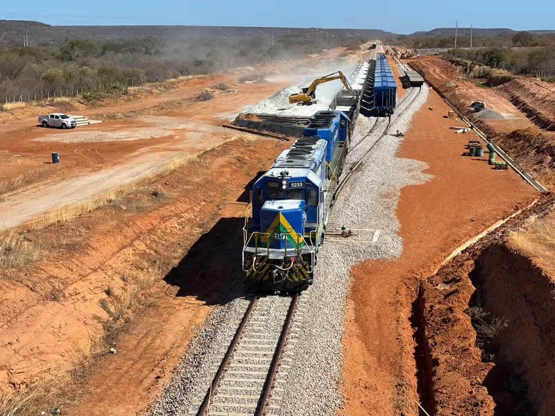 Ferrovia Transnordestina supera 80% de execução e acelera operação no Piauí
