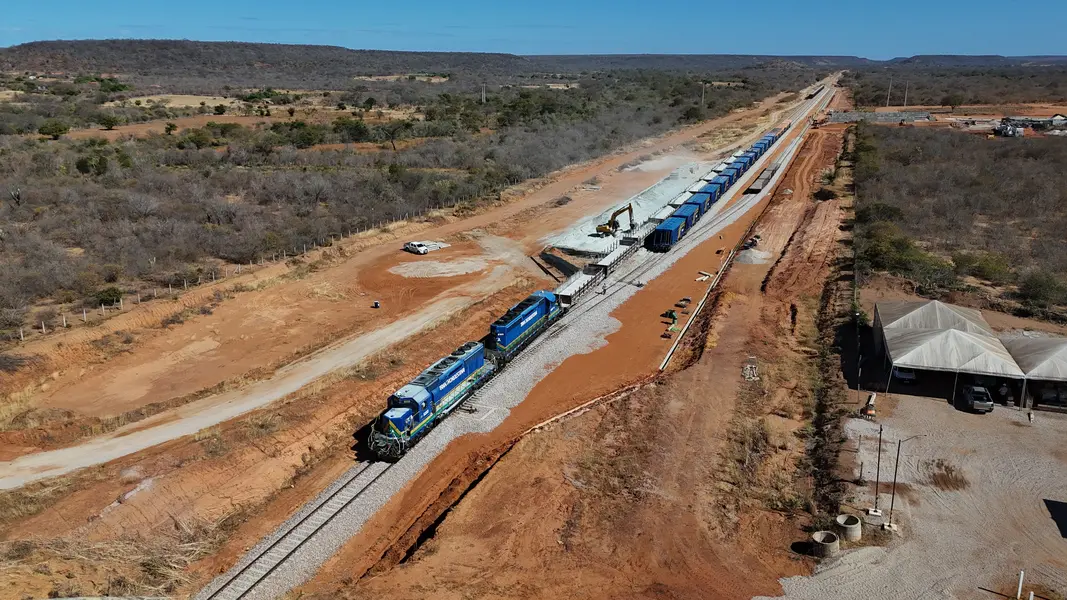 Ferrovia Transnordestina supera 80% de execução e acelera operação no Piauí