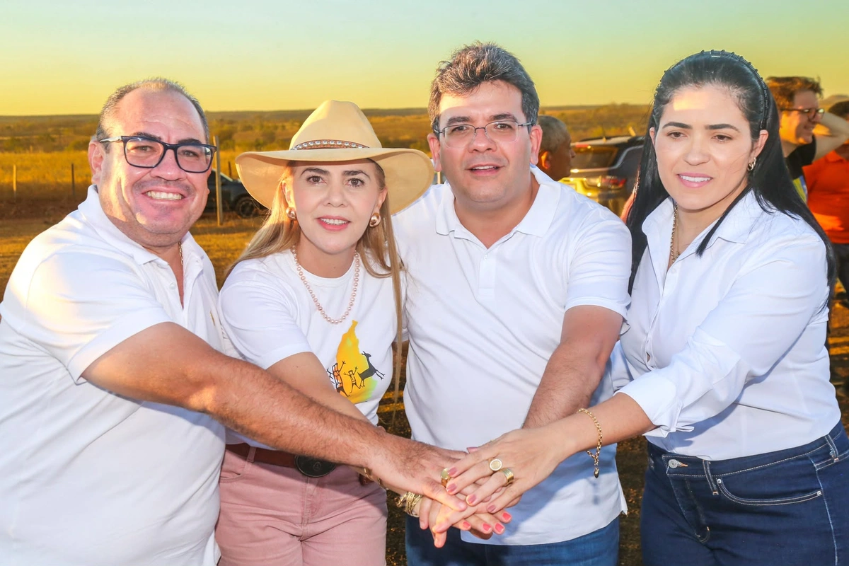 Fonteles vistoria obras de esporte, transporte e infraestrutura no sul do Piauí