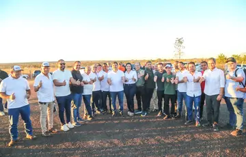 Fonteles vistoria obras de esporte, transporte e infraestrutura no sul do Piauí
