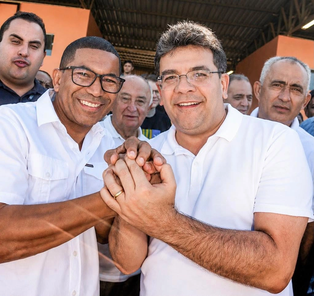 Fonteles vistoria obras de esporte, transporte e infraestrutura no sul do Piauí