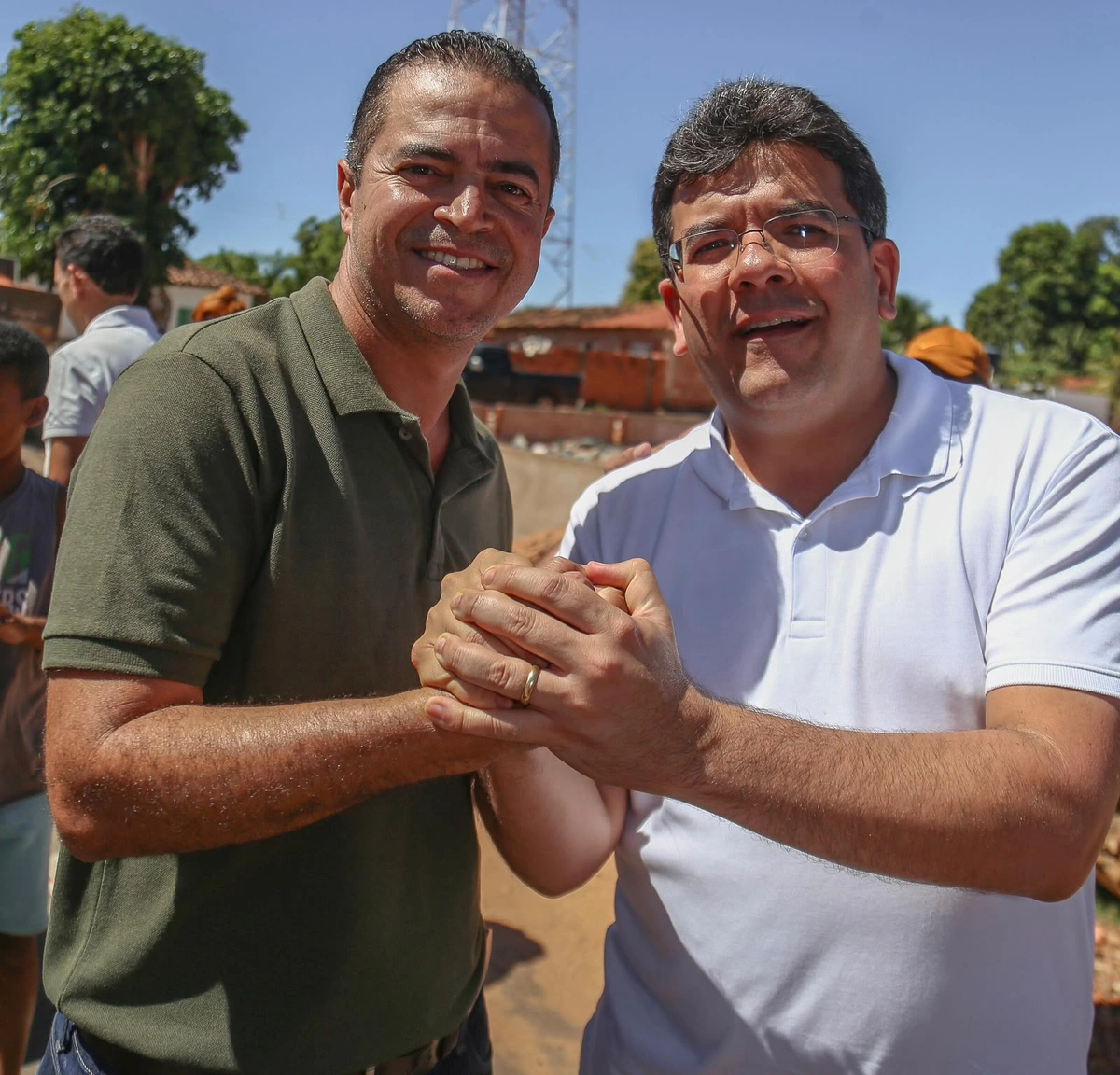 Fonteles vistoria obras de esporte, transporte e infraestrutura no sul do Piauí