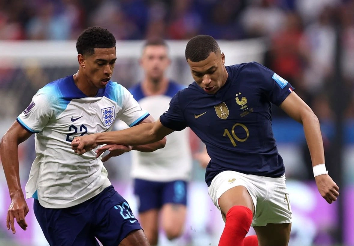 França e Inglaterra disputam o terceiro lugar da Copa em duelo de gigantes