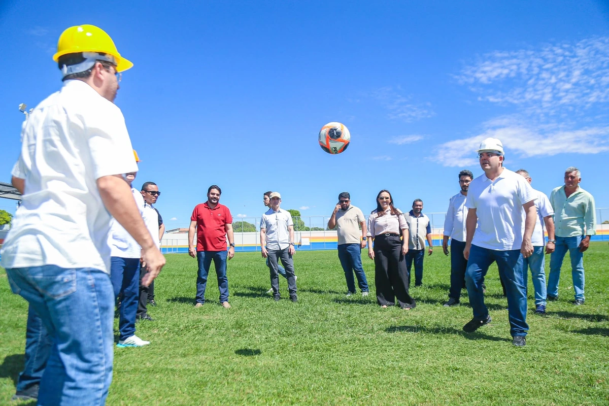 Governador realiza visita técnica às obras do Estádio Militão, em Anísio de Abreu