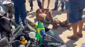 Homem é detido por populares após tentativa de assalto na zona Sul de Teresina (Foto: Conecta Piauí)