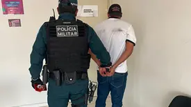 Homem é preso após descumprir medida protetiva ao invadir casa de ex no Piauí (Foto: Divulgação/PMPI)
