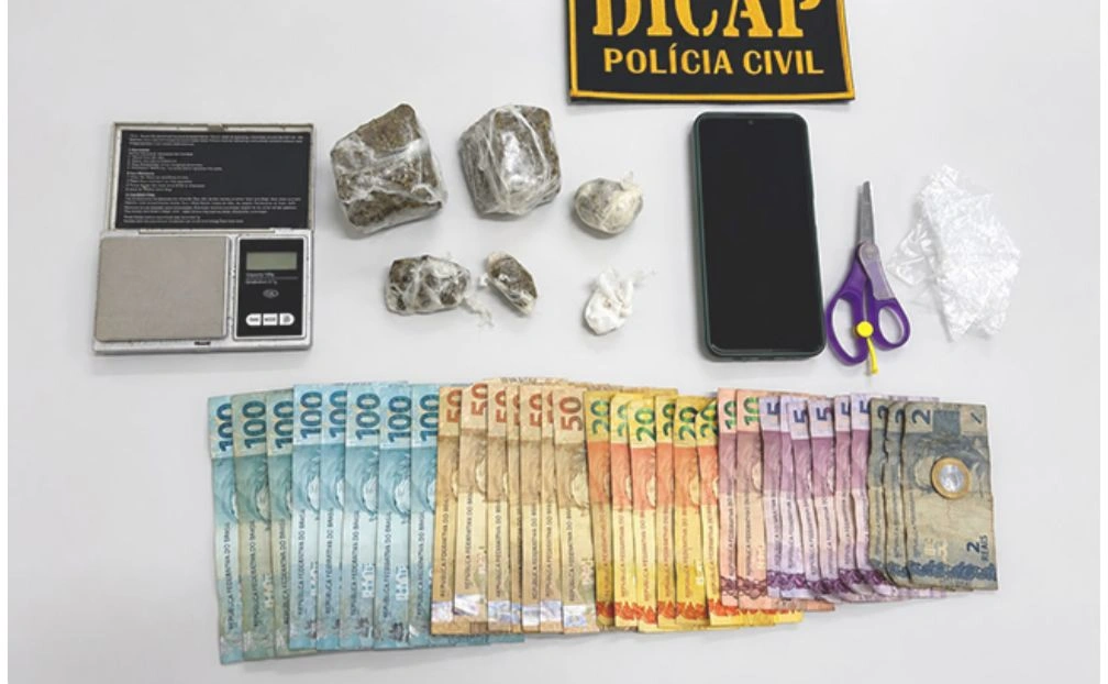 Homem é preso por tráfico e tenta destruir drogas durante operação em Timon