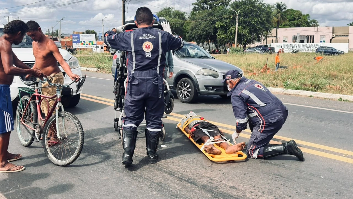 Homem é socorrido após se jogar na frente de veículo na BR-343, em Campo Maior