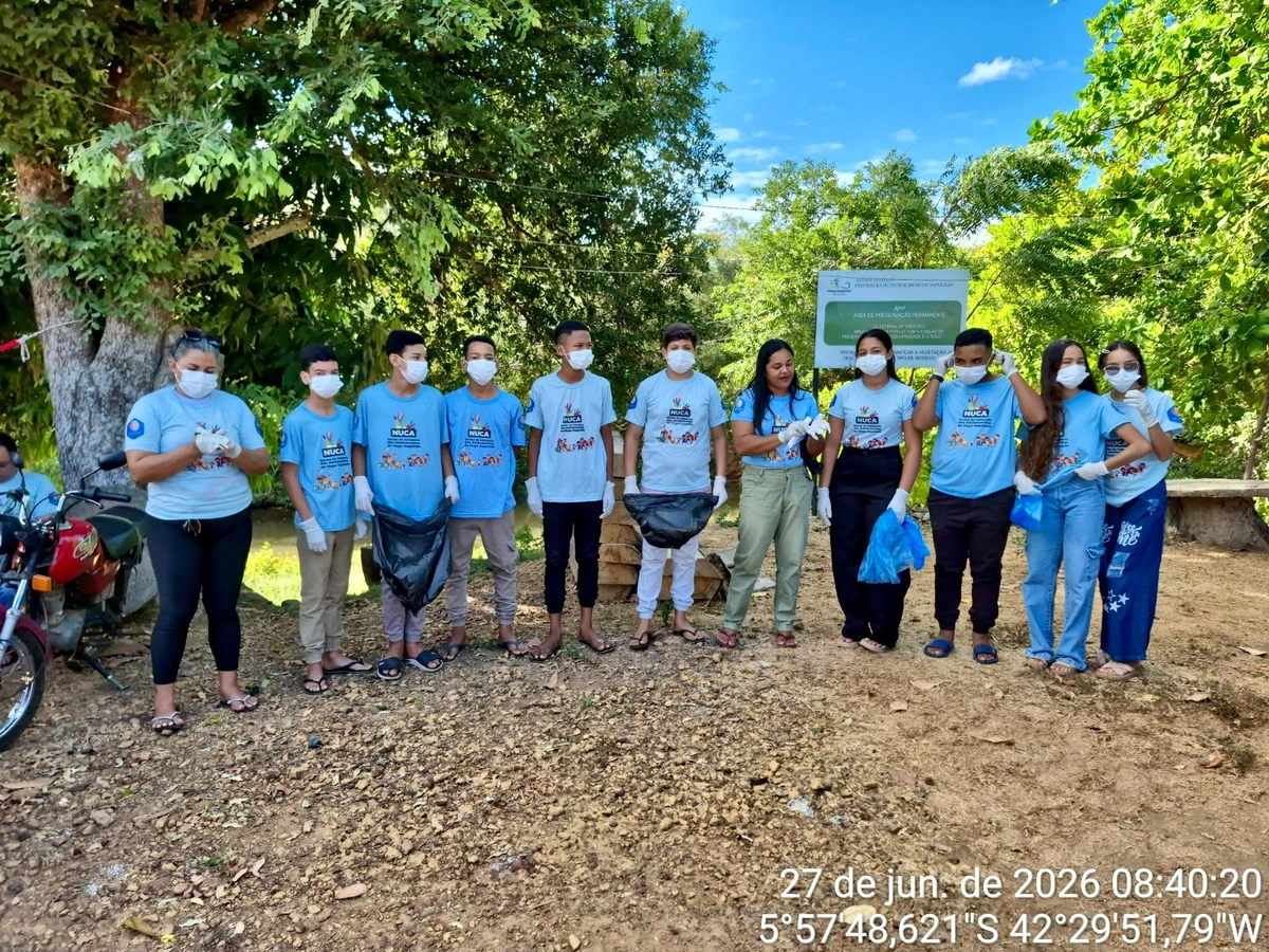 Hugo Napoleão realiza ação ambiental com jovens do NUCA no Rio Berlenga