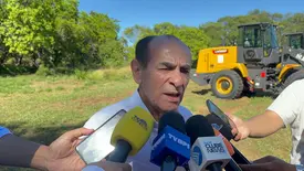 Marcelo Castro entrega pás carregadeiras para fortalecer municípios do Piauí (Foto: Conecta Piauí)