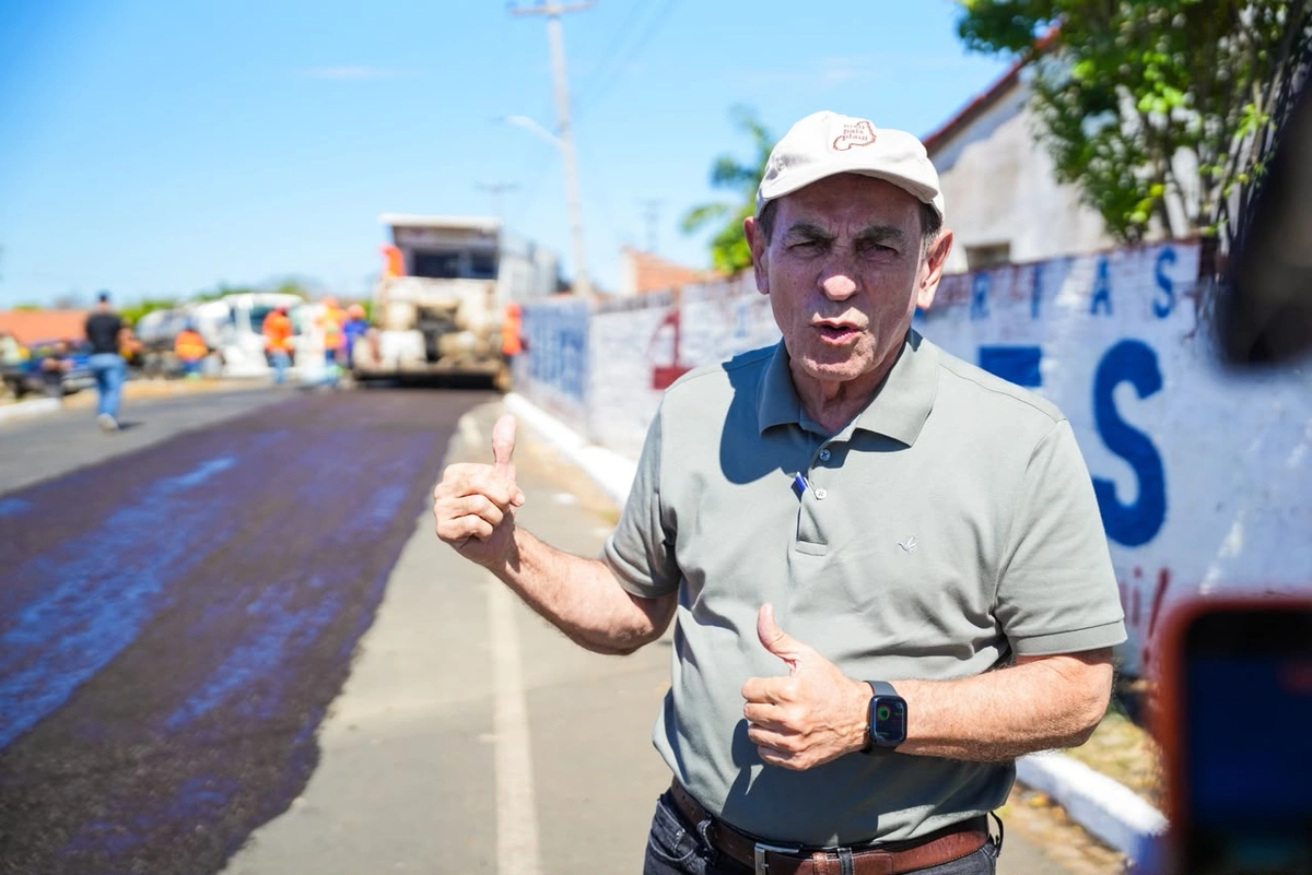 Marcelo Castro vistoria obras na PI-144 e reforma do estádio Miltão no Piauí