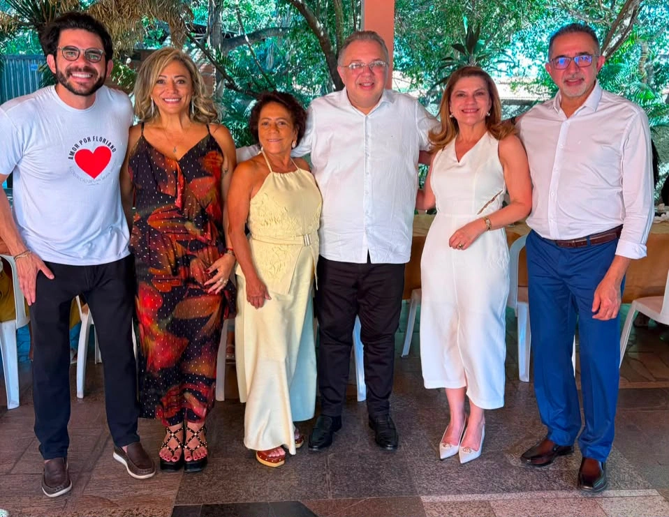 Marcus Kalume participa de confraternização após entrega de cidadanias em Floriano