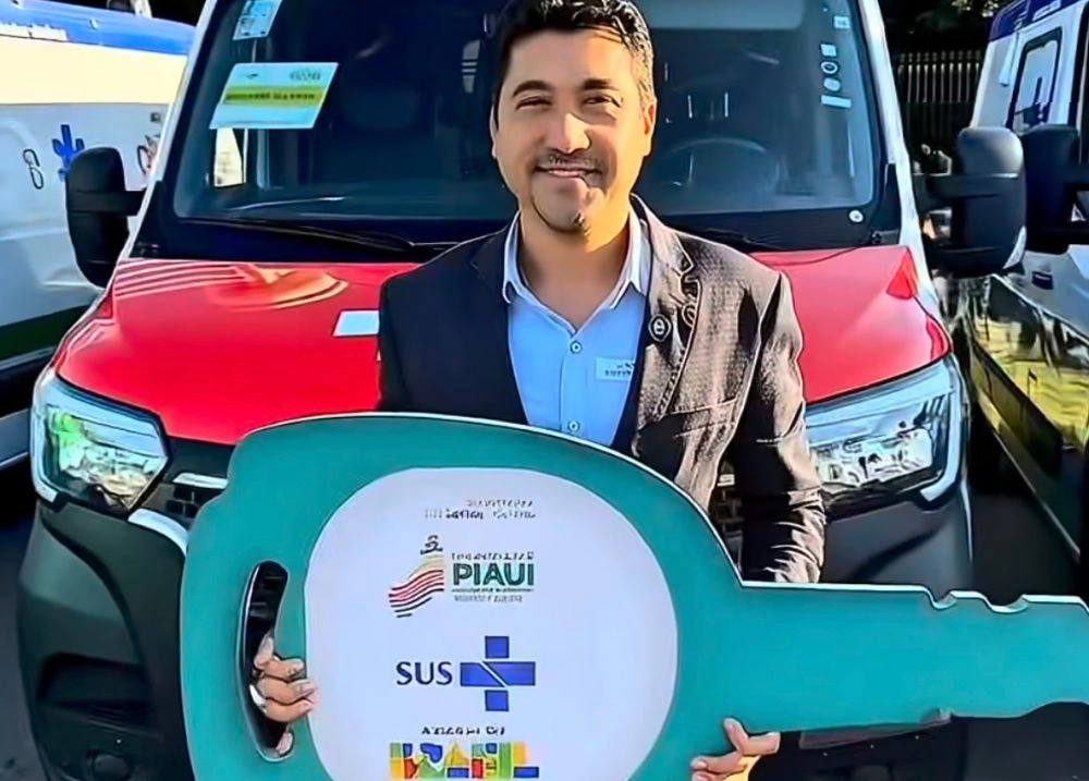 Massapê recebe ambulância e unidade odontológica móvel para reforçar a saúde