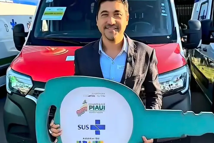 Massapê recebe ambulância e unidade odontológica móvel para reforçar a saúde