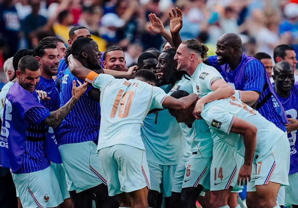 Mbappé e Dembélé marcam, França vence Marrocos e avança à semifinal da Copa