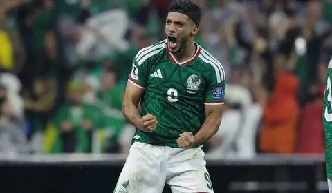 México vence Equador, avança na Copa e encerra tabu de quatro décadas