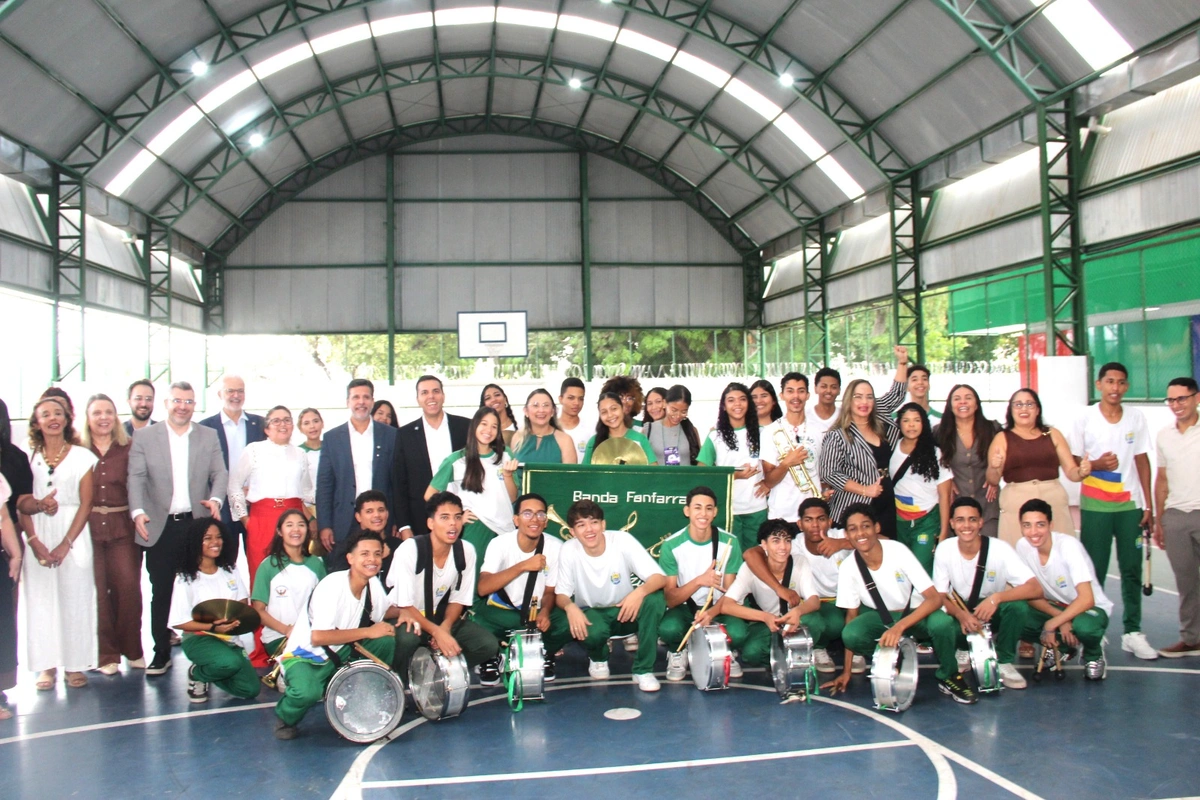 Ministro da Educação visita CETI em Teresina e conhece projetos de alunos
