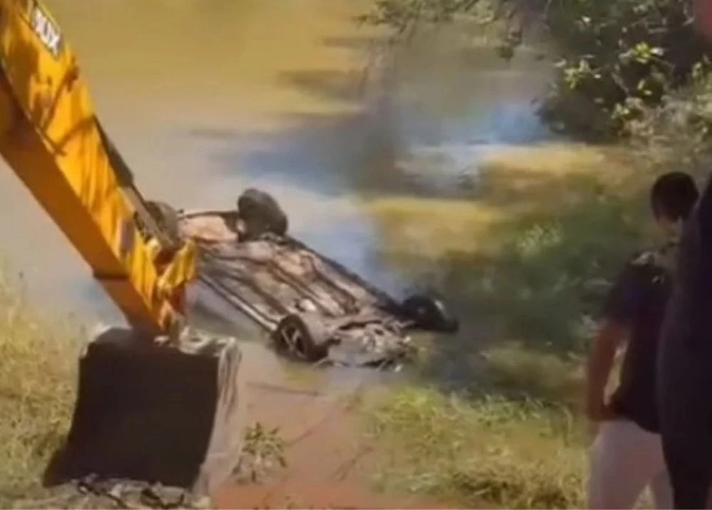 Motorista de 48 anos morre após carro sair da pista e ficar submerso em lago do PI