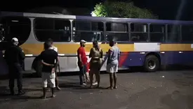 Motorista de excursão é preso após deixar passageiros e se envolver em acidente (Foto: Reprodução)