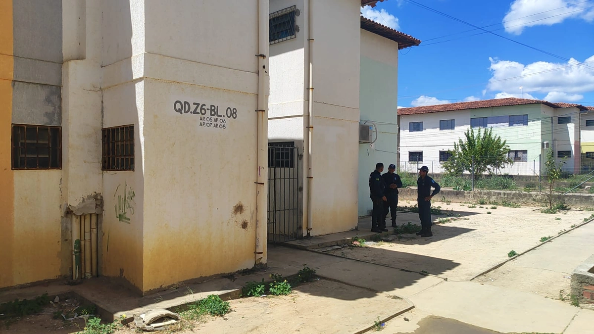 Mulher é esfaqueada na zona Sul de Teresina; ex-companheiro é procurado