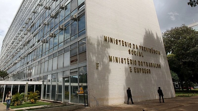 Nova regra para trabalho em feriados entra em vigor nesta quarta-feira (22)