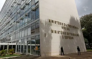 Nova regra para trabalho em feriados entra em vigor nesta quarta-feira (22)