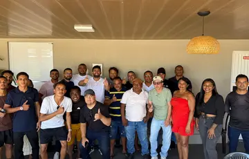 Oeiras abraça Draga Alana durante agenda no interior do Piauí