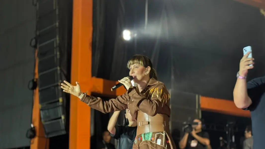 Pablo reúne multidão na abertura do São João da Esperança em Esperantina