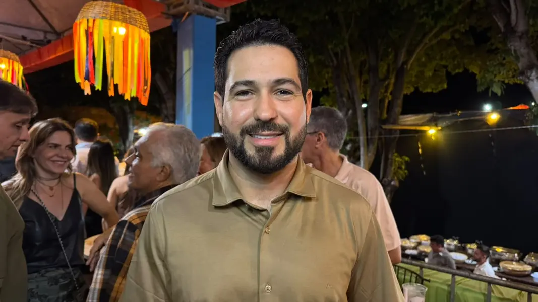 Pablo reúne multidão na abertura do São João da Esperança em Esperantina