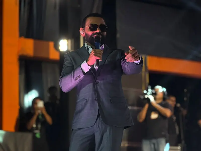 Pablo reúne multidão na abertura do São João da Esperança em Esperantina