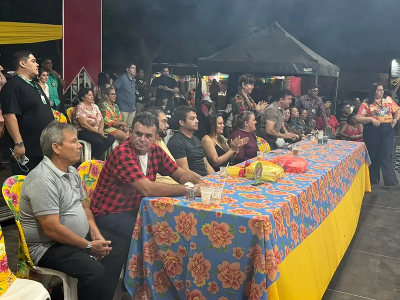 Pablo reúne multidão na abertura do São João da Esperança em Esperantina