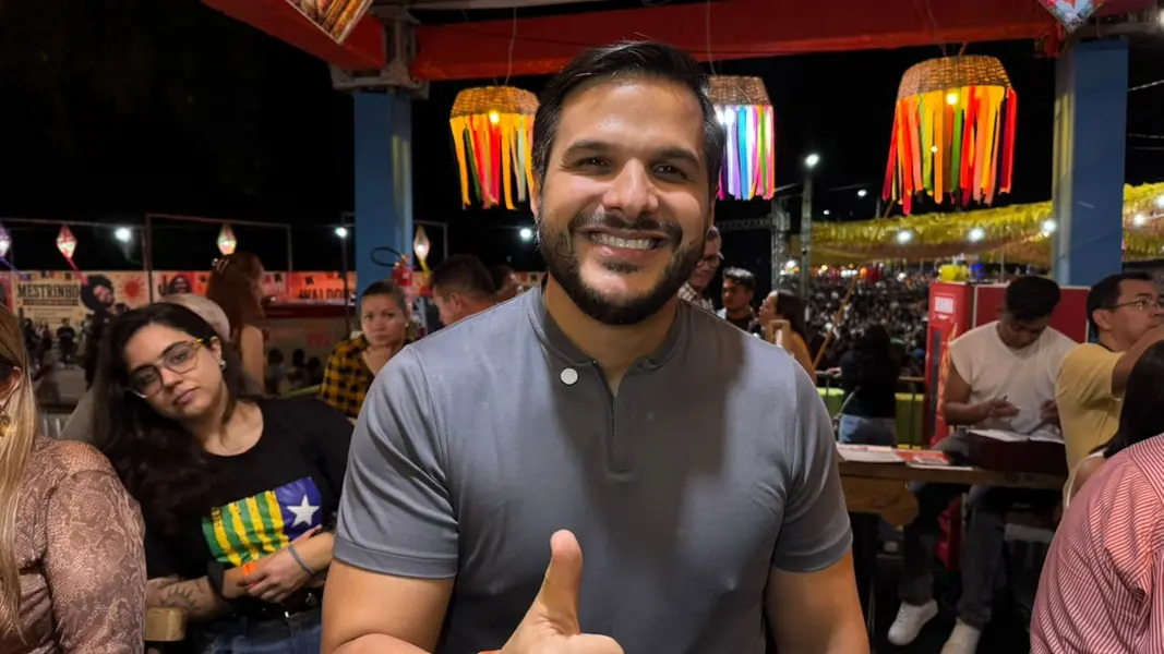 Pablo reúne multidão na abertura do São João da Esperança em Esperantina