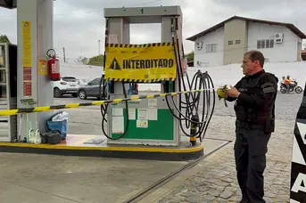 Postos interditados por suspeita de fraude em bombas no Piauí