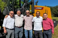 Prefeitura de Ribeiro Gonçalves recebe nova pá carregadeira para serviços públicos