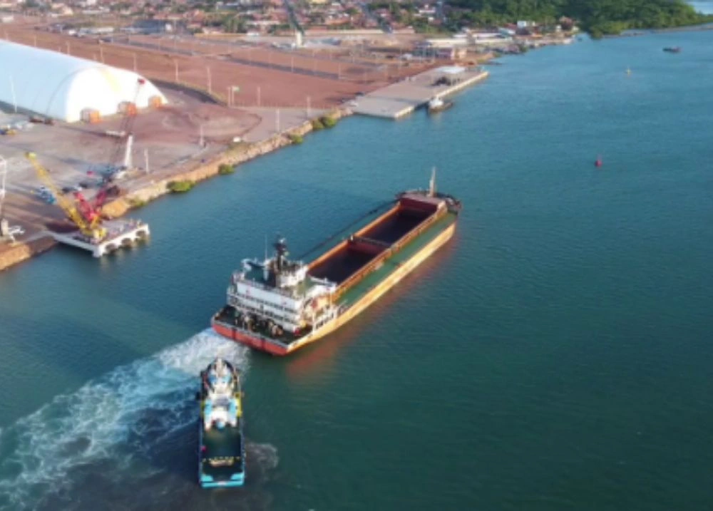 Primeira exportação de minério marca início das operações do Porto Piauí