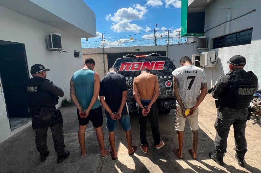 Quatro homens são presos com arma, drogas e munições na zona Norte de Teresina