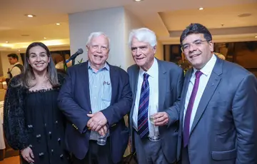 Rafael e Isabel Fonteles participam de homenagem aos 80 anos do economista Aloísio