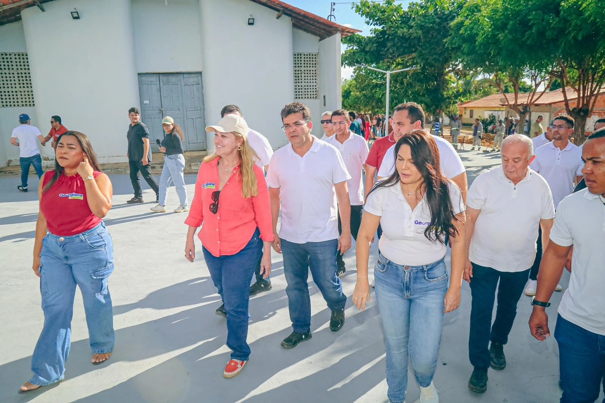 Rafael Fonteles acompanha reformas de praça e igreja em Canavieira e Jerumenha