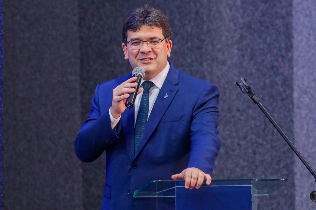 Rafael Fonteles - foto sorrindo