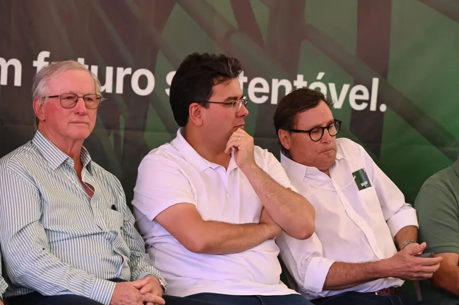 Rafael visita primeira indústria de etanol de milho do Piauí em Uruçuí
