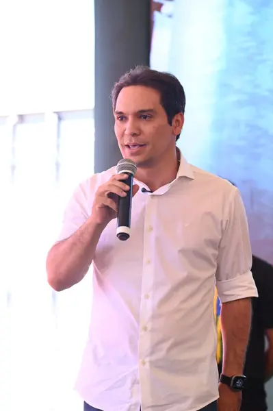 Rafael visita primeira indústria de etanol de milho do Piauí em Uruçuí
