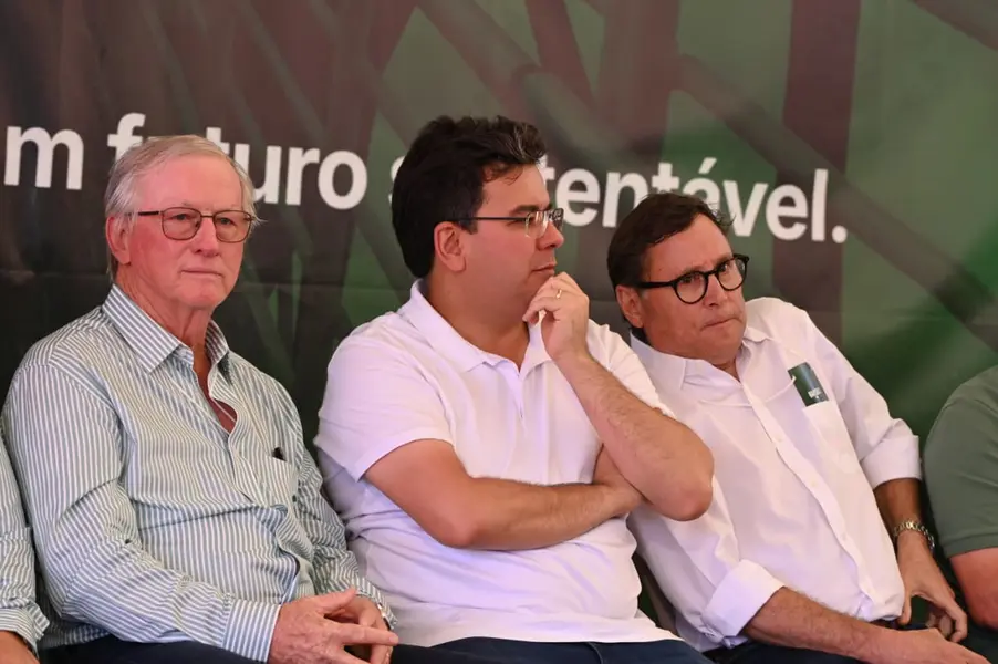 Rafael visita primeira indústria de etanol de milho do Piauí em Uruçuí