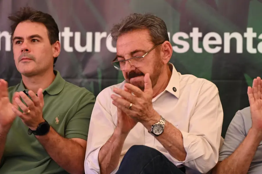 Rafael visita primeira indústria de etanol de milho do Piauí em Uruçuí