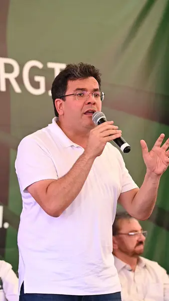 Rafael visita primeira indústria de etanol de milho do Piauí em Uruçuí