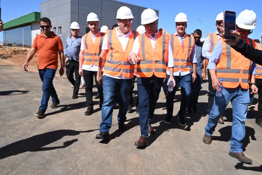 Rafael visita primeira indústria de etanol de milho do Piauí em Uruçuí